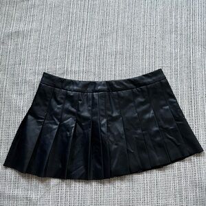 Forever 21 Shiny Black Mini Pleated Skirt Size Large